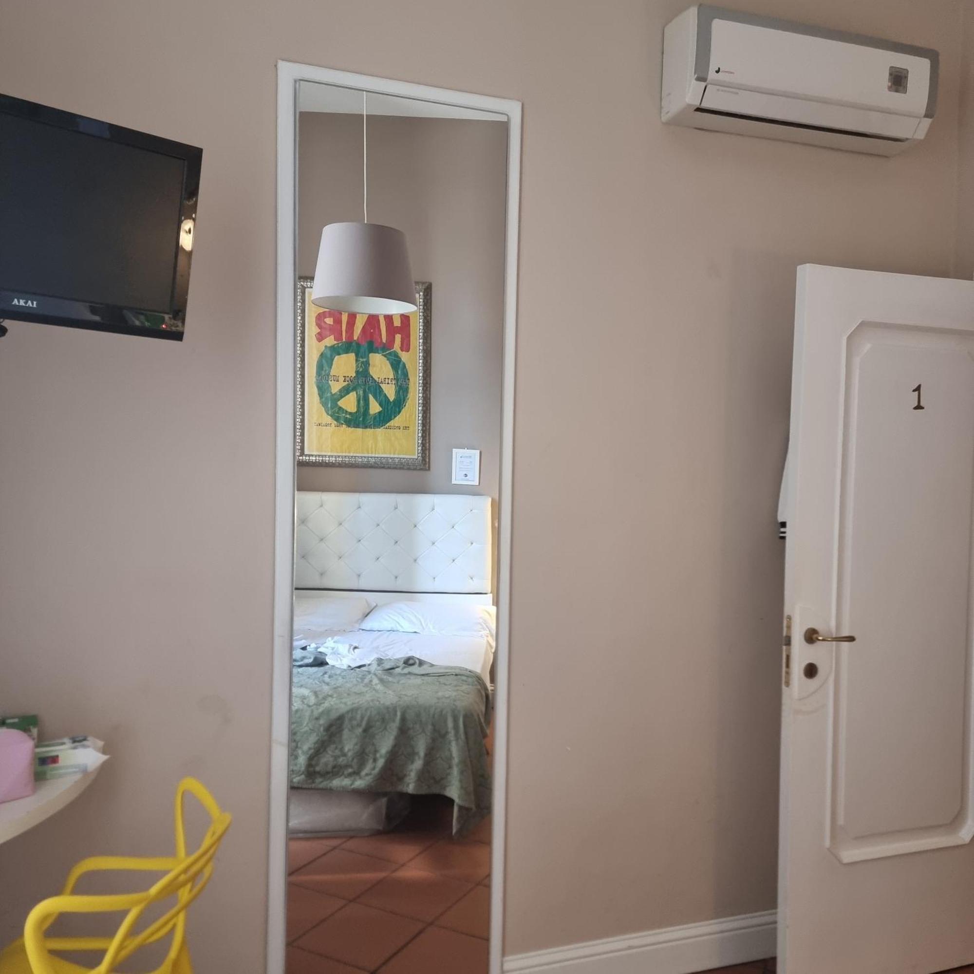 نابولي Bed Morelli 49 , Chiaia المظهر الخارجي الصورة