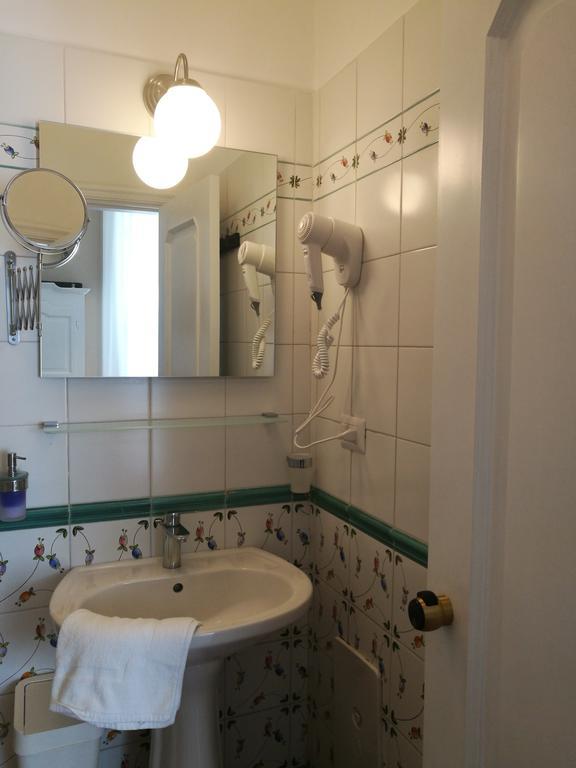 نابولي Bed Morelli 49 , Chiaia المظهر الخارجي الصورة