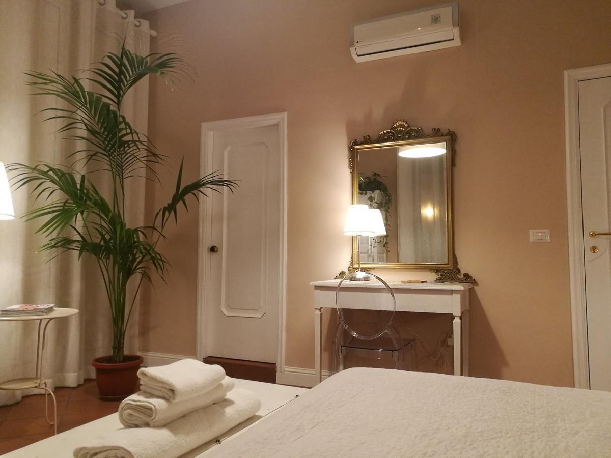 نابولي Bed Morelli 49 , Chiaia المظهر الخارجي الصورة